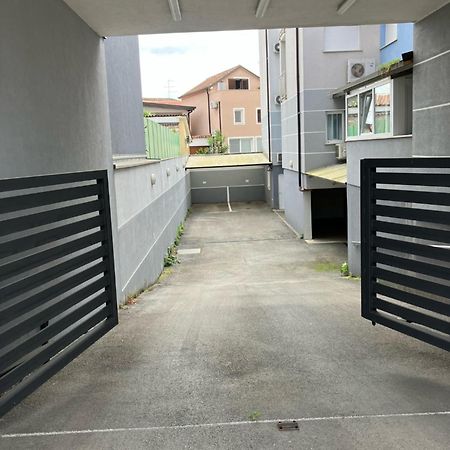 אומאג Apartment Capriati With Parking Garage מראה חיצוני תמונה