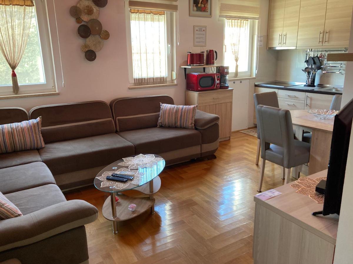 אומאג Apartment Capriati With Parking Garage מראה חיצוני תמונה