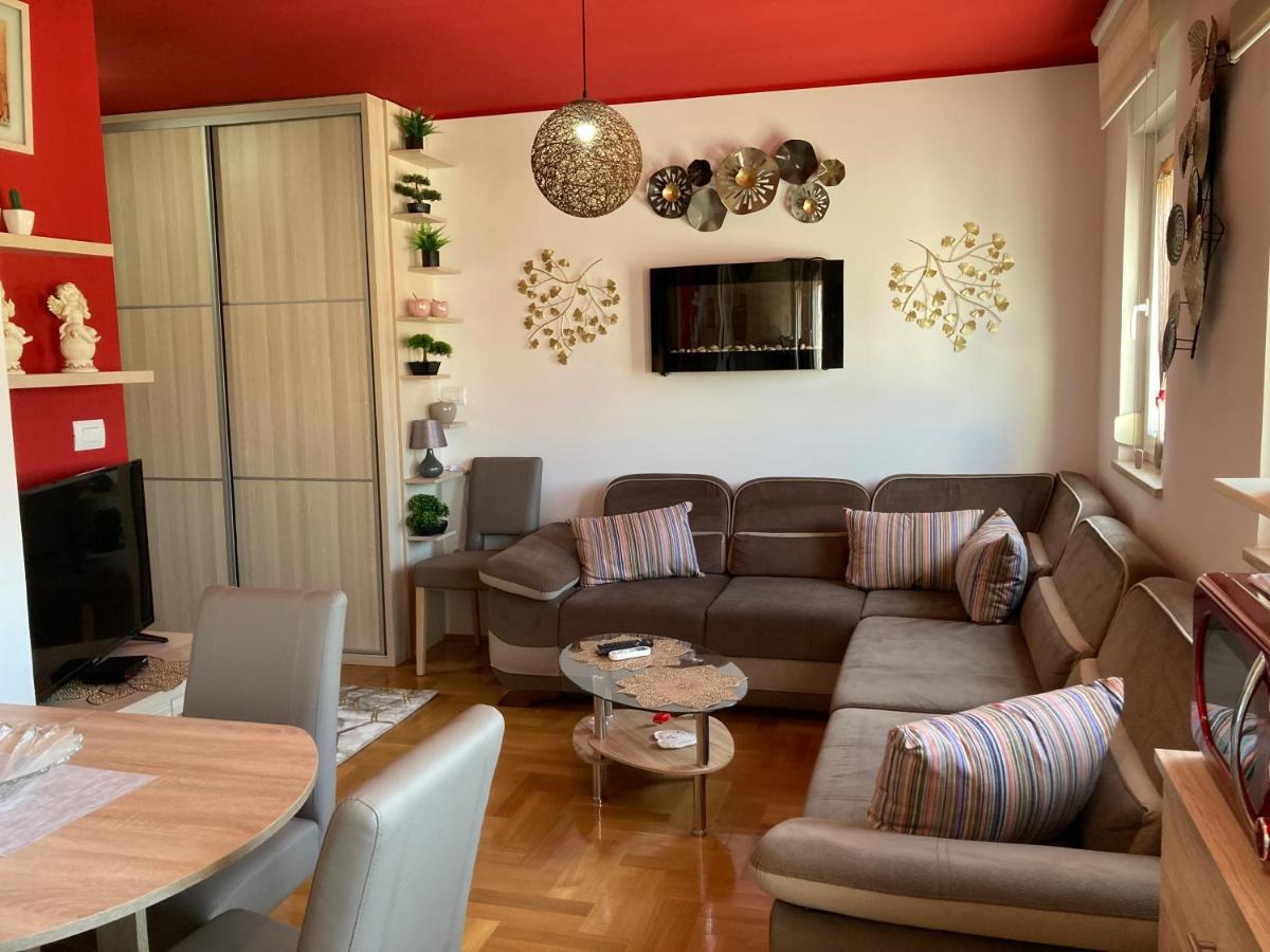 אומאג Apartment Capriati With Parking Garage מראה חיצוני תמונה