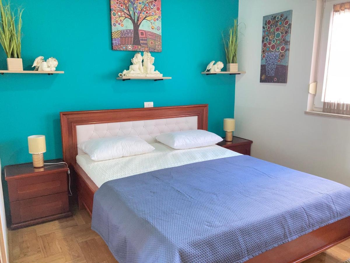 אומאג Apartment Capriati With Parking Garage מראה חיצוני תמונה