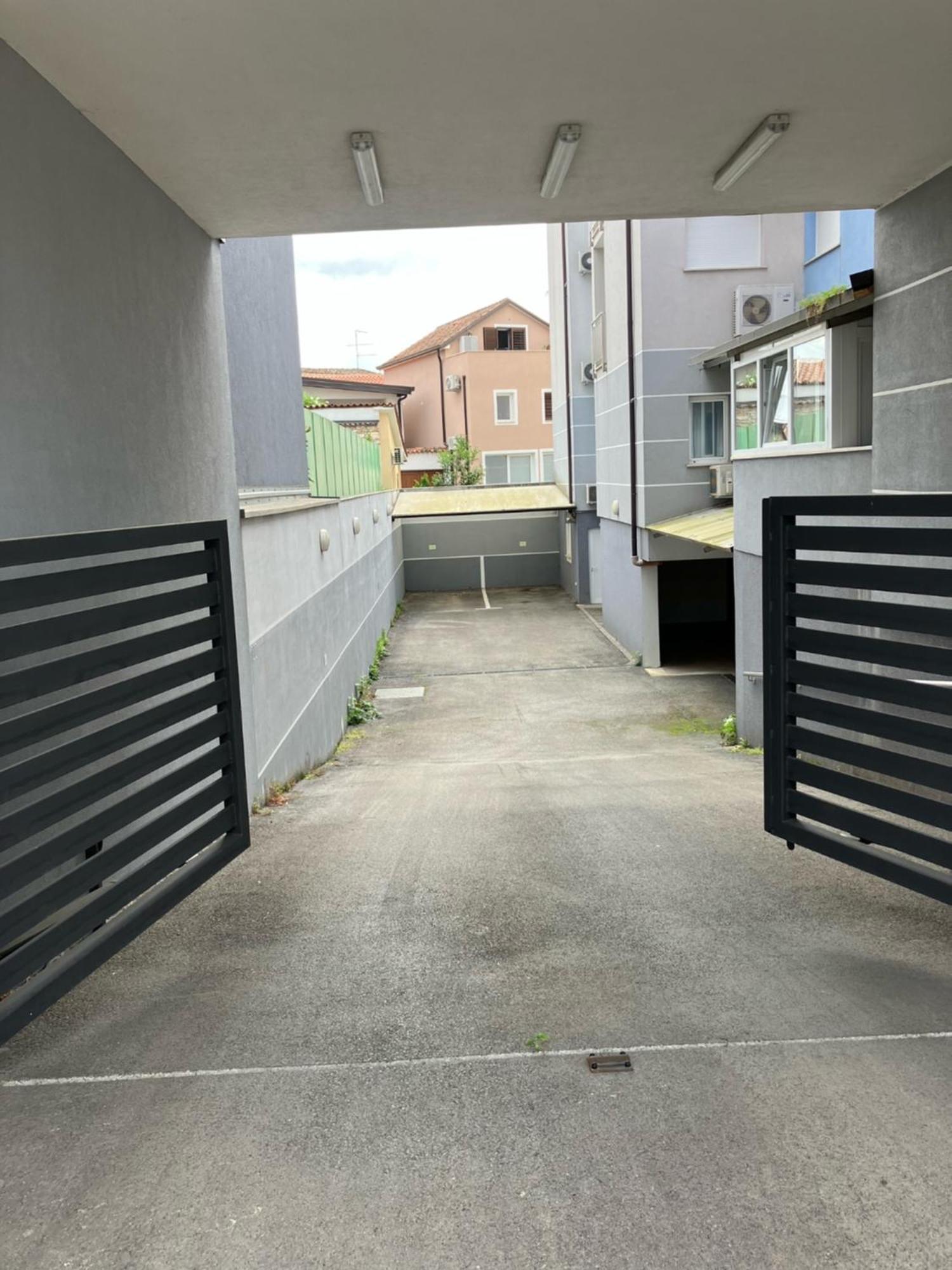 אומאג Apartment Capriati With Parking Garage מראה חיצוני תמונה